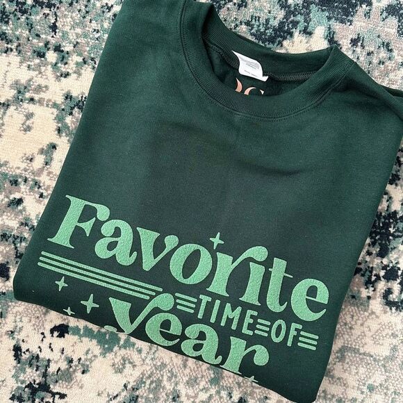Green sweatshirt ​ - Picture 1 of 2